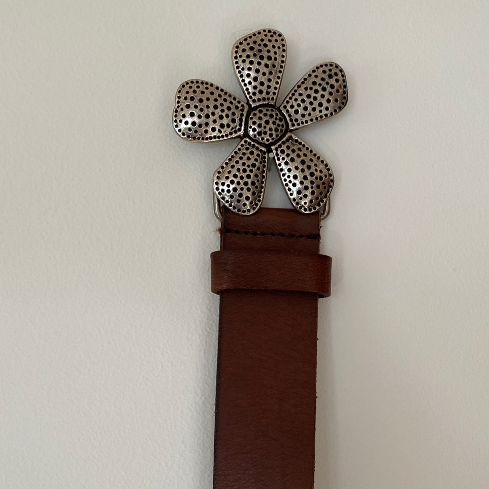 Silpada brown leather belt!  Excellent condition!  Strap is 40 inches long!